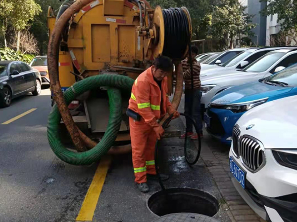 夏河排污管道清淤